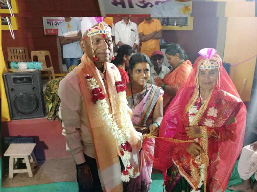 Hearts match and get stuck in marriage in 70s, discussion of this wedding ceremony in Kolhapur | मने जुळली अन् सत्तरीत अडकले विवाहबंधनात, धुमधडाक्यात झालेल्या या विवाहसोहळ्याची कोल्हापुरात चर्चा