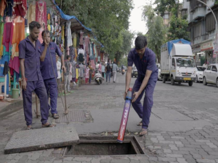 protective nets on manholes before monsoon measures taken bmc in mumbai | पावसाळ्याआधी मॅनहोल्सवर संरक्षक जाळ्या; मुंबई महापालिकेकडून उपाययोजना 