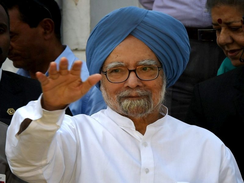 Governor Only Oppose Finance Minister When He Wants To Quit RBI's Job : Manmohan Singh | नोकरी सोडायची असल्यास आरबीआय गव्हर्नरने सरकारला नडावे : मनमोहन सिंग