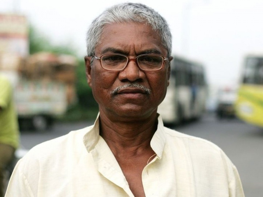 Balagarh discovers TMCs new election bet Dalit author Manoranjan Byapari | झोप उडावी अशा आयुष्याचा नायक भन्नाट वळणावर!