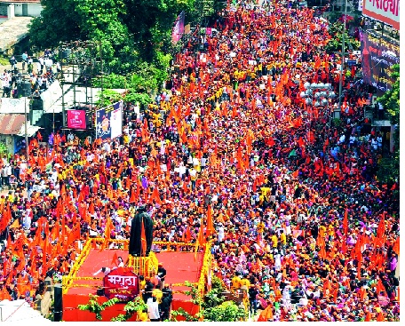  The Maratha community needs to break the chains of coup | मराठा समाजाने कुपरंपरांच्या बेड्या तोडण्याची गरज