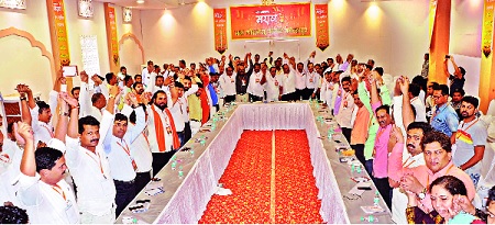 Maratha society discusses round table council's ruling on Saturday: 30 representatives of the organizations | मराठा समाजाची शनिवारी गोलमेज परिषद शासनाच्या धोरणाविरोधात चर्चा : ३० संघटनांचे प्रतिनिधी