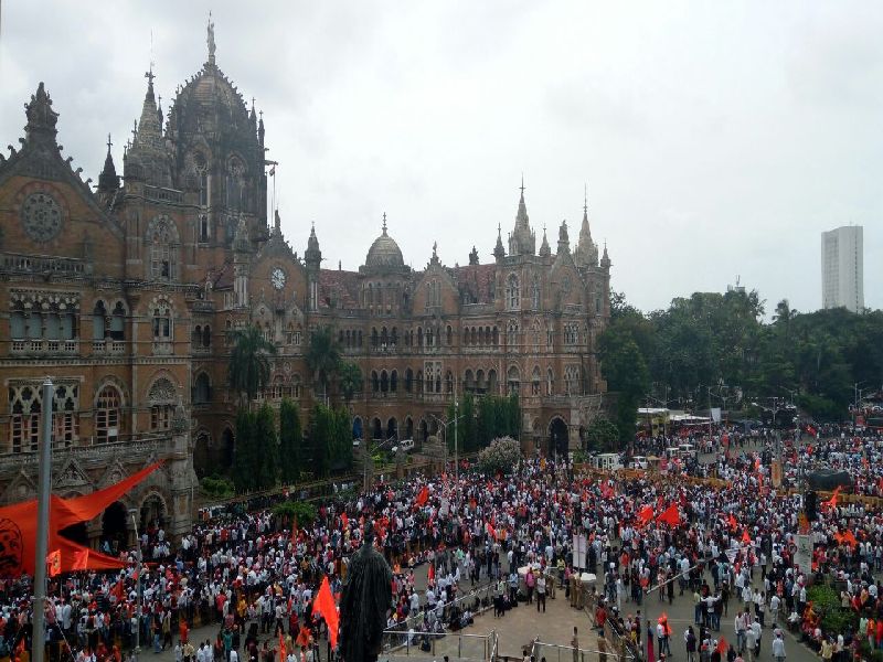 The philosophy of discipline in the Maratha march | मराठामोर्चात शिस्तीचे दर्शन