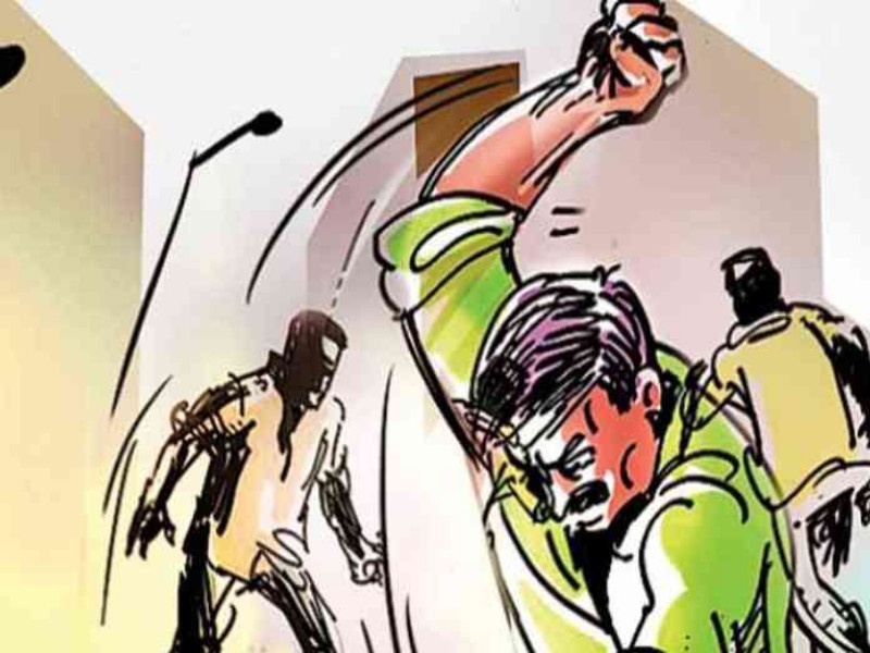 Youth beaten up who see to Ganapati | गणपती पाहण्यासाठी गेलेल्या तरूणाला बेदम मारहाण