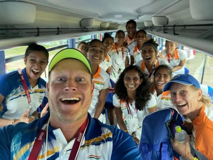 Tokyo Olympic 2020 : Sjoerd Marijne steps down as India women's hockey team coach   | Big News : भारतीय हॉकी महिला संघाला ऐतिहासिक उंची गाठून दिल्यानंतर रिअल लाईफमधील 'कबीर खान'नं सोडलं प्रशिक्षकपद! 