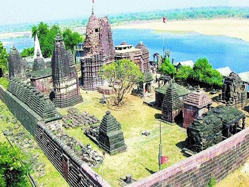 Even after seven years, the restoration work of Markandeshwar temple remains incomplete | ७ वर्षांनंतरही मार्कंडेश्वर मंदिराच्या जीर्णोद्धाराचे काम अपूर्णच; पुरातत्त्व विभागाची दिरंगाई, भाविकांमध्ये संतप्त भावना
