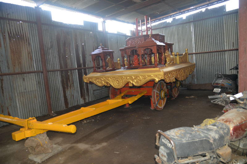 Bhargukulavanshya Markandeya Mahamuni's chariot arranged in Solapur! | सोलापूरातील भृगुकुलवंशीय मार्कंडेय महामुनींचा रथ सजतोय...!