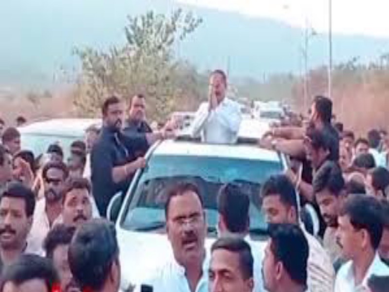 The luxury car used by the NCP leader, BJP activist, was used to Gajanan Marne | 'ती' आलिशान गाडी राष्ट्रवादी नेत्याची, नेली भाजप कार्यकर्त्याने, फिरवली गजानन मारणेने 