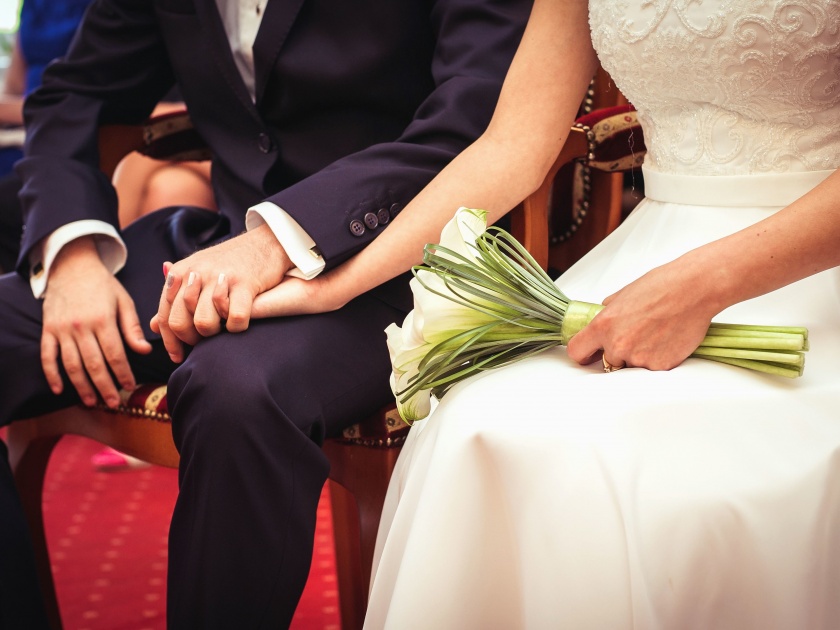 Guest refuse to pay for bill, bride end the marriage | पाहुण्यांनी बिल भरण्यास नकार दिल्याने नवरीने मोडले लग्न 