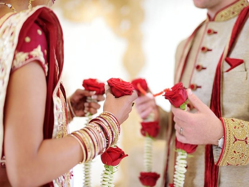 375 people register marriage in Jalgaon for 11 months | जळगावात ११ महिन्यात ३७५ जणांनी केला नोंदणी विवाह