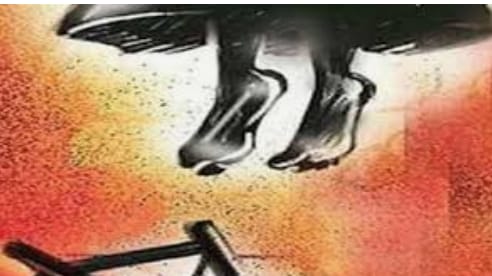 In Nagpur, a married woman committed suicide by hanging herself | नागपुरात विवाहितेने माहेरी गळफास घेऊन केली आत्महत्या