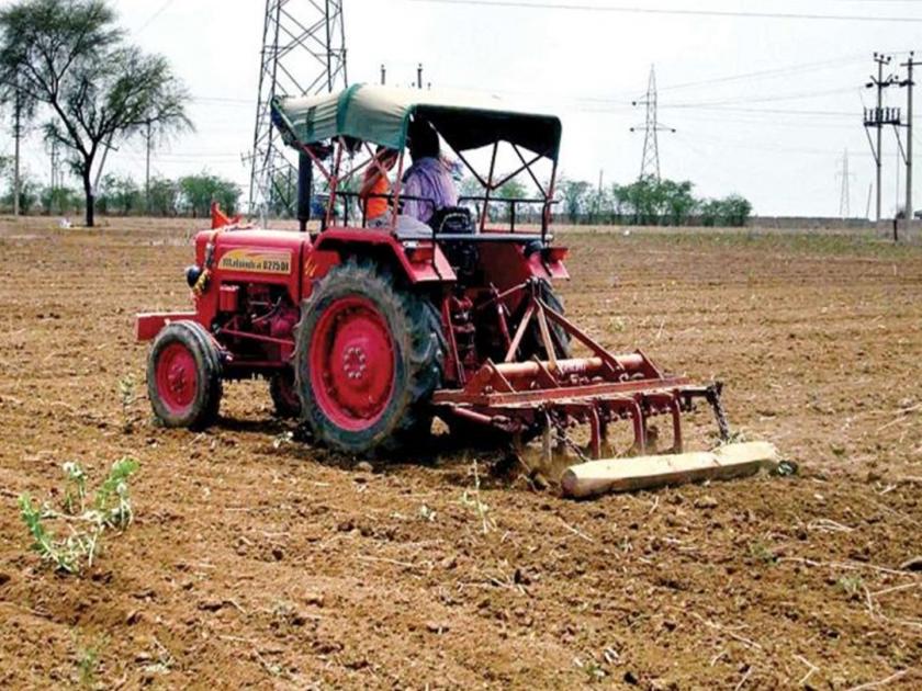 Farmers rush for cultivation before Kharif season sowing; Testing of seeds also in the market | खरीप हंगाम पेरणीपूर्व मशागतीसाठी शेतकऱ्यांची लगबग; बियाणांचीही मार्केटमध्ये चाचपणी