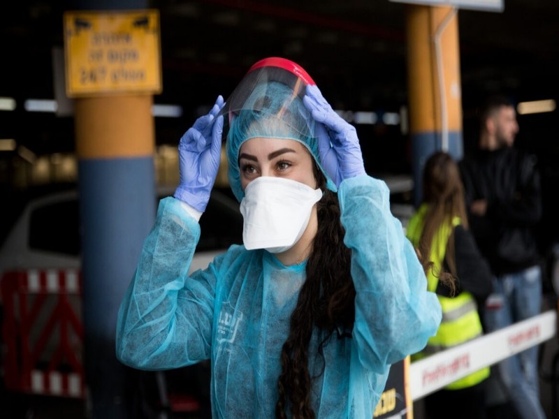 56 thousand corona patients were found in singapore appealed to wear masks | कोरोना पुन्हा पसरतोय? सिंगापूरमध्ये ५६ हजार रुग्ण आढळले; मास्क घालण्याचे केले आवाहन