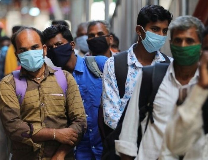 CoronaVirus in Mumbai: Anxiety increases! Mumbai has the highest number of 8832 corona patients, with 20 deaths | CoronaVirus in Mumbai : चिंता वाढली! मुंबईत कोरोनाचे सर्वाधिक ८८३२ रुग्ण, २० रुग्णांचा मृत्यू