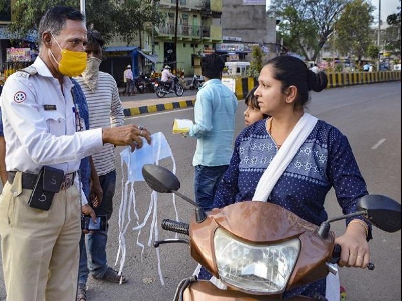 pune cirizens to wear mask 33 lakh fine collected in ten days pune police | Mask Compulsory! पुणेकरांचा मास्क घालण्यासाठी हलगर्जीपणा; दहा दिवसात ३३ लाखांचा दंड वसूल