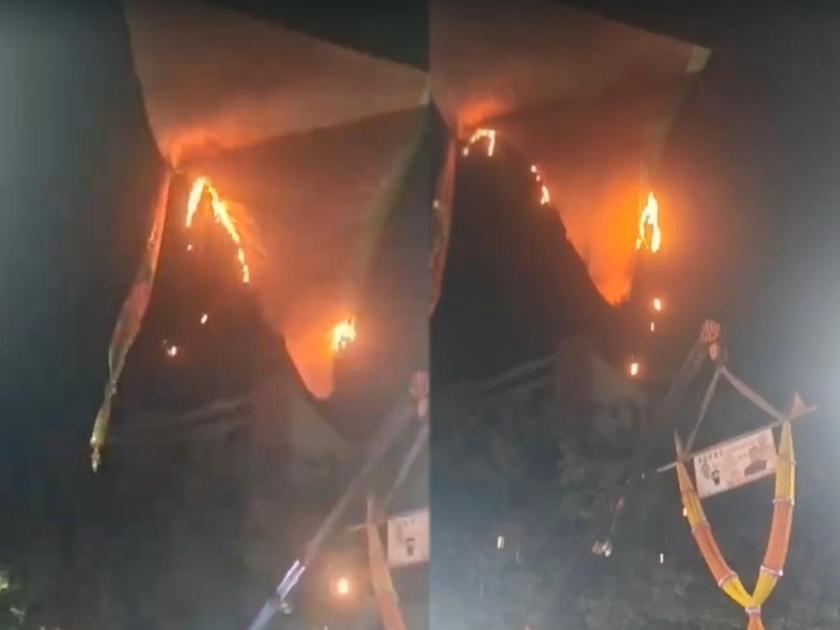 During the Mahayuti election campaign, fireworks were set off A flag caught fire in Kamoth | महायुतीच्या निवडणूक प्रचारादरम्यान फटाक्यांची आतिषबाजी भोवली; कामोठ्यात झेंड्याला लागली आग 