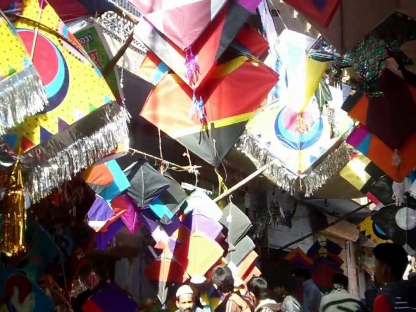 Plastic kites on sale in the market; Transmitted to the rules | बाजारात प्लास्टिक पतंगांची विक्री सुरूच; नियमांवर संक्रांत