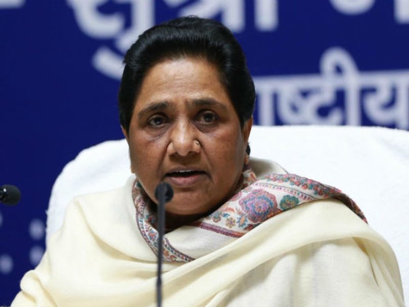 mayawati attack on opposition leaders to visit jammu and kashmir | डॉ. बाबासाहेब आंबेडकरांनाही जम्मू-काश्मीरमधलं कलम 370 मान्य नव्हतं- मायावती