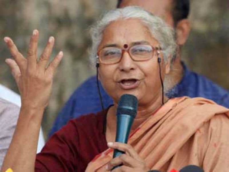 Medha Patkar criticize Narendra Modi on Narmada Dam issue | हजारो लोक बुडत असताना एका व्यक्तीसाठी सरदार सरोवर भरले, मेधा पाटकर यांची मोदींवर टीका