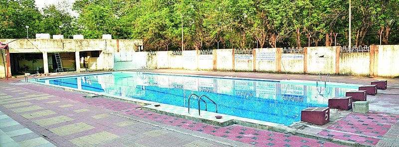 When will the game of living with the people of swimming swimming in Nagpur? | नागपुरात पोहणे शिकणाऱ्यांच्या जीवाशी खेळ कधी थांबणार?