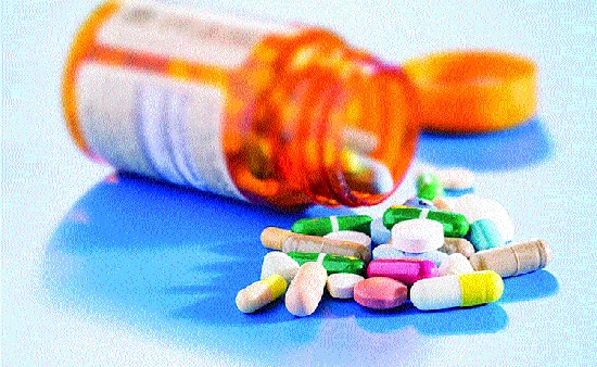 Drug dispensaries in Patan taluka, game of patients with health ... | पाटण तालुक्यातील दवाखाने औषधाविना , रुग्णांच्या आरोग्याशी खेळ...