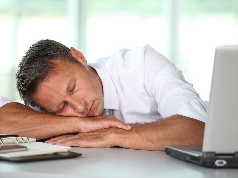 These 5 reasons men overly exhausted | या ५ कारणांमुळे पुरुषांना जाणवतो अधिक थकवा!