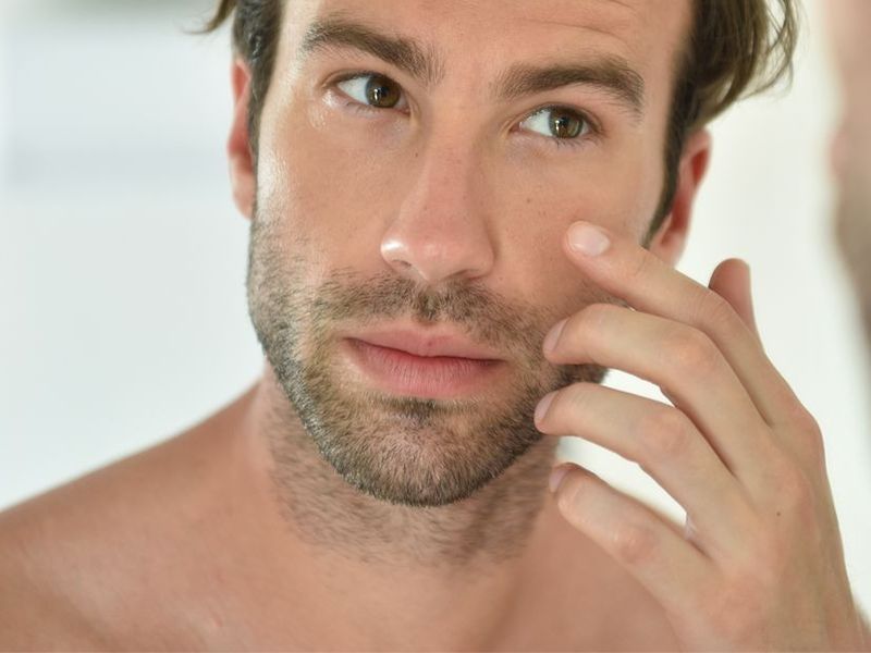 Men's grooming tips for Sjin hair and all over body hygiene | 'या' छोट्या छोट्या गोष्टी पुरुषांना करतील अधिक हॅन्डसम, एक्सपर्टच्या टिप्स!