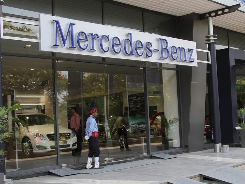 Where is the recession? Mercedes sold 200 luxury cars in a single day | कुठे आहे मंदी? मर्सिडीजने एकाच दिवसात विकल्या 200 लक्झरी कार