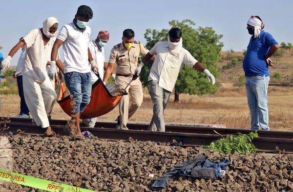 The Railway Police conducts cremation for the unclaimed victims of train accidents | रेल्वे अपघातातील बेवारस मृतांवर रेल्वे पोलीसच करतात अंत्यसंस्कार