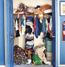 DIY : messy cupboard , full of clothes, what to do? | अरे , कोण आवरणार तुझं कपाट ? फुटेल  ते :)