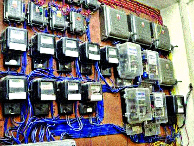 Crime against five people who have stolen electricity by changing the meter setting | मीटरमध्ये फेरफार करून वीज चोरी करणाऱ्या पाच जणांविरूध्द गुन्हा
