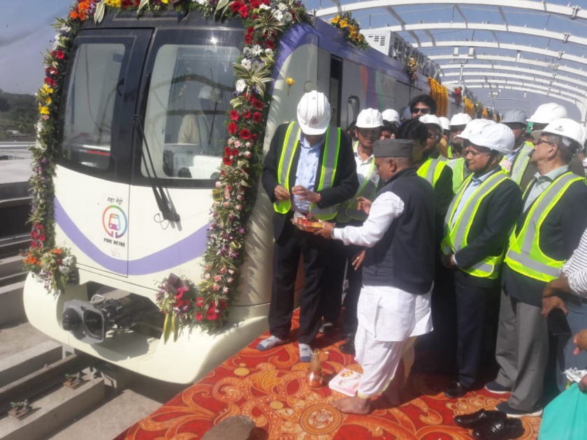 Good news for Puneites; The Metro will soon have a trial run | पुणेकरांसाठी खुशखबर ; मेट्राेची लवकरच हाेणार ट्रायल रन