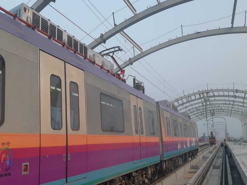 Metro test successful at Pimpri-Chinchwad | रेडी स्टेडी गो....आणि पिंपरी-चिंचवडला मेट्रो धावली!