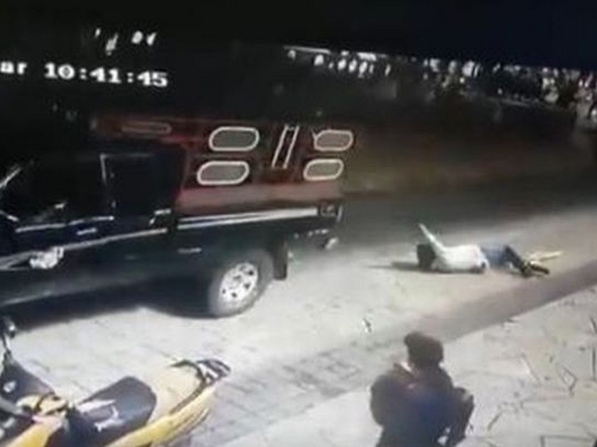 Mexico mayor tied to car and dragged along by angry locals after failing to fulfill promises | VIDEO: खराब रस्त्यानं नागरिक त्रस्त; महापौराला गाडीला बांधून फरफटवलं