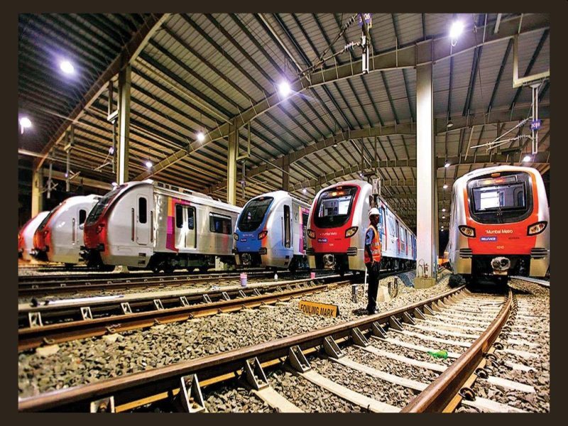 Testing of six-car metro at Charkop depot; Launching ‘Make in India’ initiative | सहा डब्यांच्या मेट्रोची चारकोप आगारात चाचणी; ‘मेक इन इंडिया’ उपक्रमास चालना