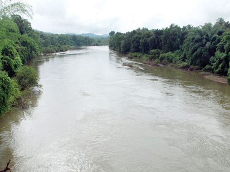 Water war between Goa and Karnataka over Mahadayi, known as the Mandovi river | म्हादईच्या प्रश्नावर कोर्टाबाहेर तडजोड नकोच, विधिकारदिनी माजी आमदारांनी ठणकावले