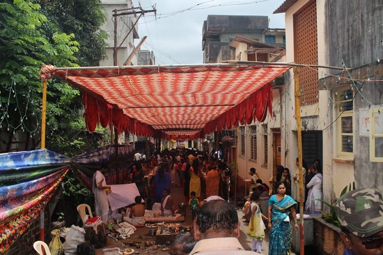 Kolhapur: Ganpati Festival is growing in the glory of Ganesh Mandal ... direct-indirect millions turnover! | कोल्हापूर : Ganpati Festival गणेशमंडळातील महाप्रसादाचे प्रस्थ वाढतेय... प्रत्यक्ष-अप्रत्यक्ष लाखोंची उलाढाल!
