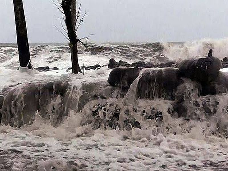 'Maha' cyclone Hurricane will hit Gujarat coast tomorrow | ‘महा’ चक्रीवादळ उद्या गुजरात किनारी धडकणार