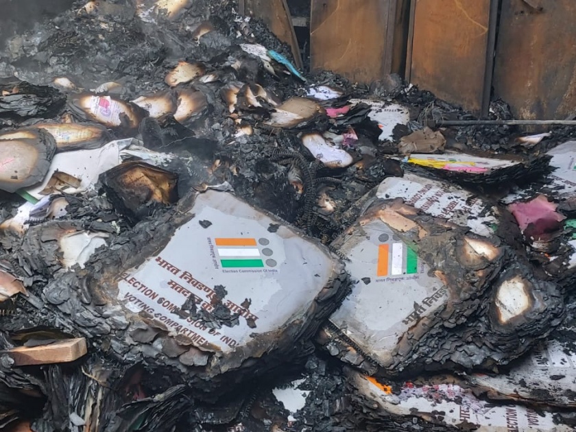Fire at sub-divisional officer's office in Mehkar; Burn the document | मेहकरातील उपविभागीय अधिकारी कार्यालयाला आग; दस्तऐवज जळून खाक