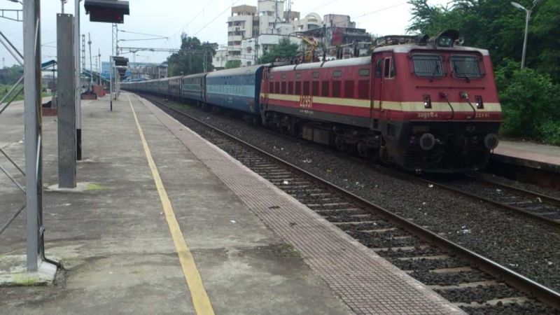 Time change of Maharashtra Express, Vidarbha Express | महाराष्ट्र एक्स्प्रेस, विदर्भ एक्स्प्रेस उद्यापासून धावणार नवीन वेळेवर