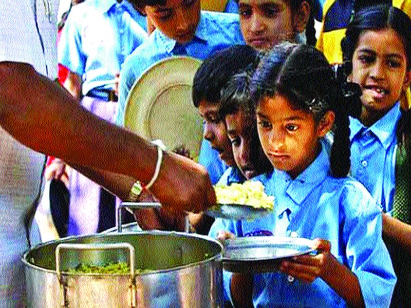 School students disadvantaged from nutrition, Zilla Parishad students have been beaten for two to three months | शालेय विद्यार्थी पोषण आहारापासून वंचित, जिल्हा परिषदेतील विद्यार्थ्यांना दोन-तीन महिन्यांपासून फटका