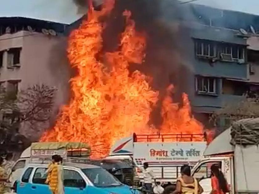 Panic over fire near building in Bhayander | भाईंदरमध्ये इमारतीजवळ आग लागल्याने घबराट