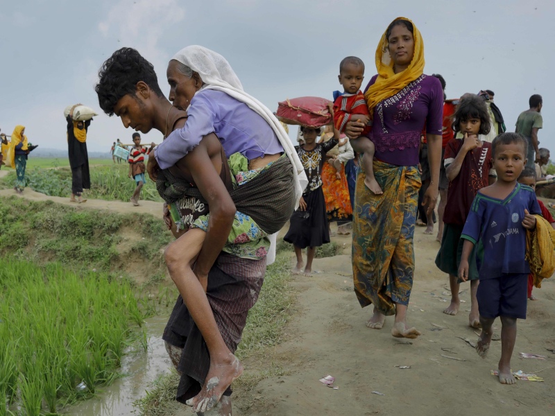  More than one thousand Rohingya Muslims killed in Myanmar, UN representatives claim | म्यानमारमध्ये एक हजाराहून अधिक रोहिंग्या मुस्लीम ठार, संयुक्त राष्ट्रांच्या प्रतिनिधीचा दावा