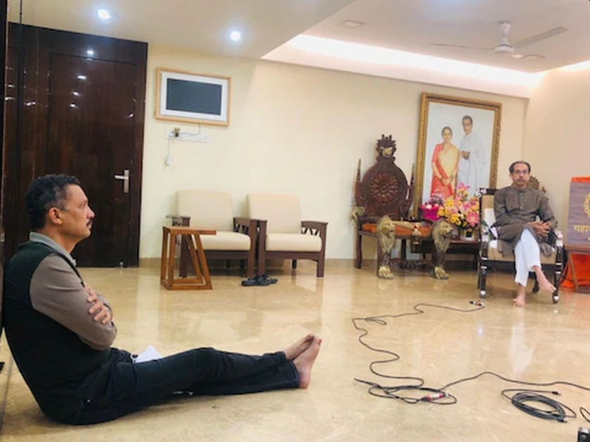 ... Milind Narvekar was sitting down during the interview of Uddhav Thackeray; Photo viral | ...अन् उद्धव ठाकरेंच्या मुलाखतीवेळी मिलिंद नार्वेकर बसले होते खाली; फोटो व्हायरल