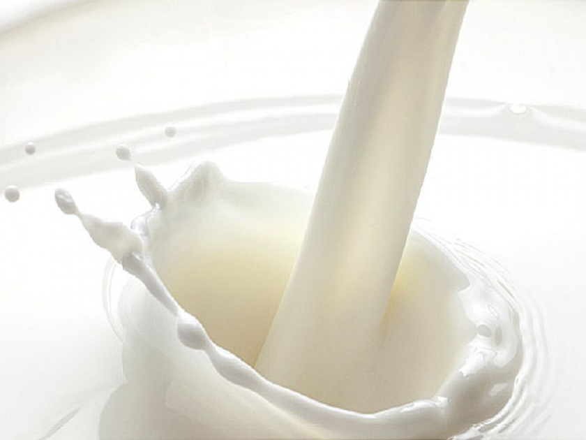 Milk scarcity will continue for one week in Mumbai | मुंबईमध्ये एक आठवडा दूधटंचाई सुरूच राहणार