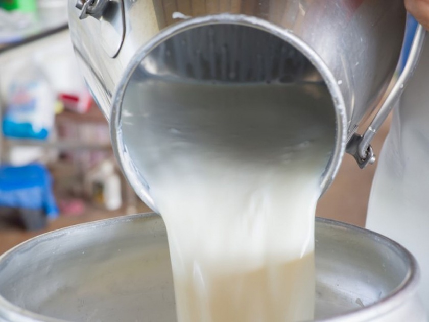 Milk prices to shoot up soon by Rs 4 5 per litre says Amul | महागाईत आणखी भर; लवकरच 'इतक्या' रुपयांनी वाढणार दुधाचे दर?