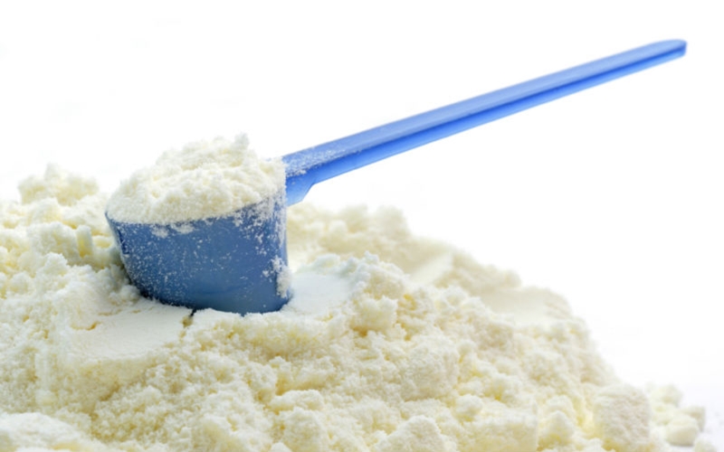 Milk powder will be given to students in nutrition | विद्यार्थ्यांना पोषण आहारात मिळणार दूध भुकटी; प्रायोगिक तत्त्वावर तीन महिने वाटप