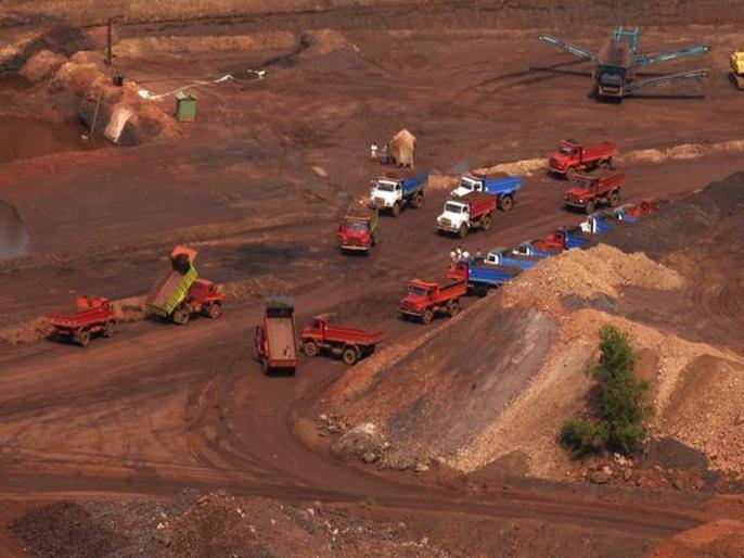 Many mines in the country will be closed till 3; | देशातील अनेक खाणी २०२० पर्यंत होणार बंद; गोव्यातील खाणींबाबत लवकरच तोडगा