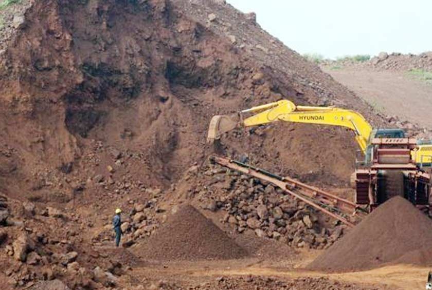  Irregularities in the excavation of mining in Akola district | अकोला जिल्ह्यातील खदानींच्या उत्खननात अनियमितता
