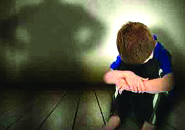 Sexual abuse of a minor child from a warden | वॉर्डनकडून अल्पवयीन मुलाचे लैंगिक शोषण 